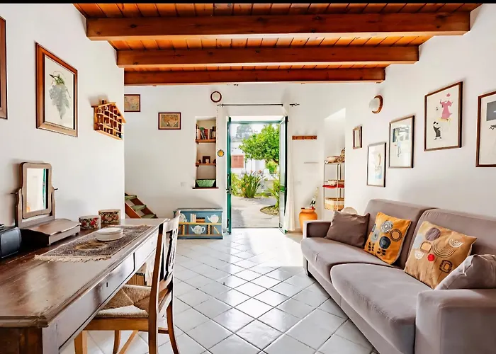 Casa Dafne بيت للعطل ليباري